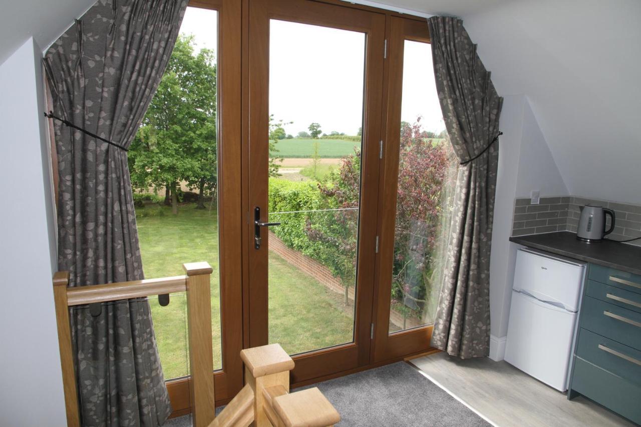 Superb Stokesby Barn Apartment - Norfolk Broads & Norwich Bagian luar foto