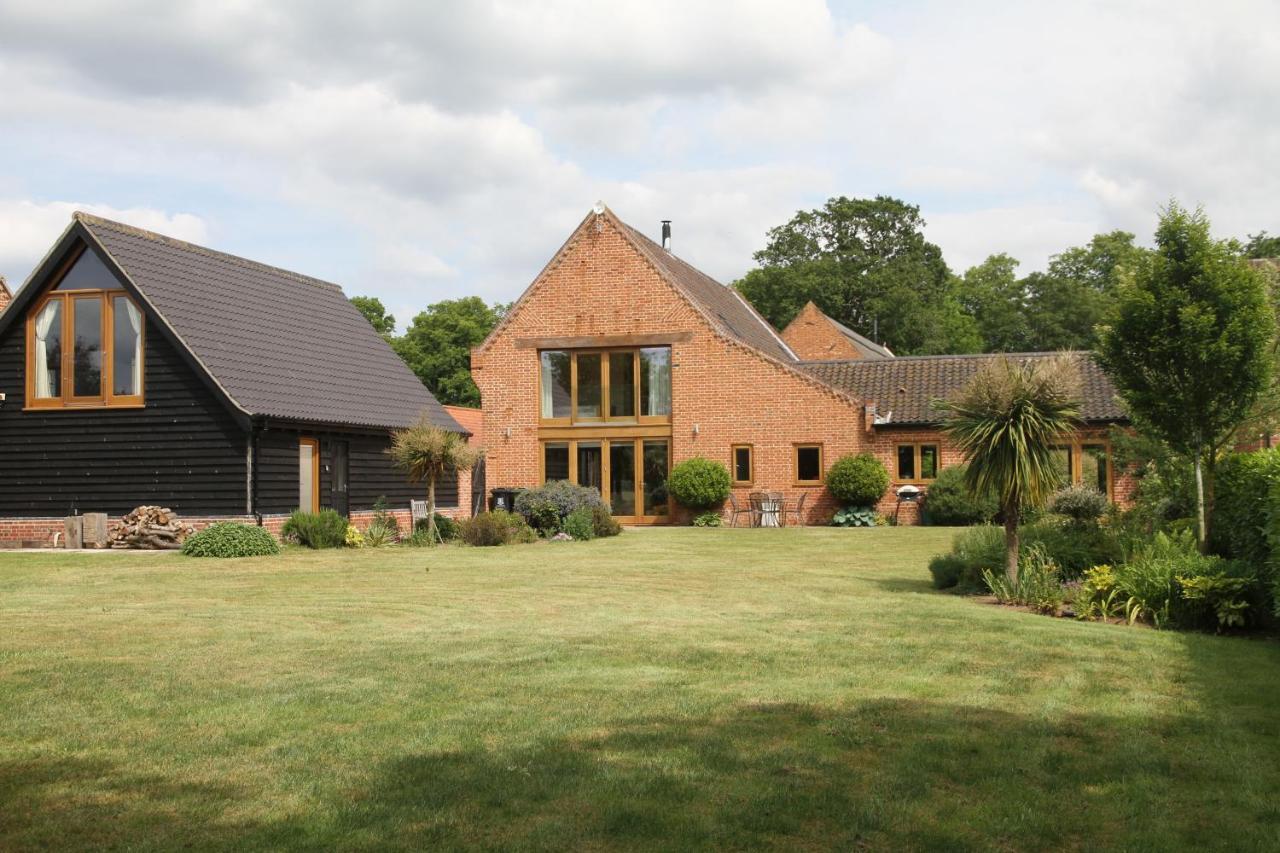 Superb Stokesby Barn Apartment - Norfolk Broads & Norwich Bagian luar foto